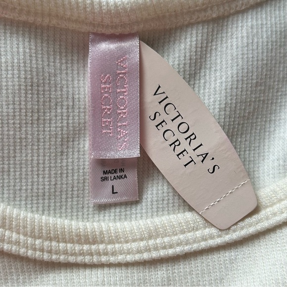 SOLD ON DEPOP - Victoria’s Secret vintage y2k tank top ! size l - Picture 5 of 5